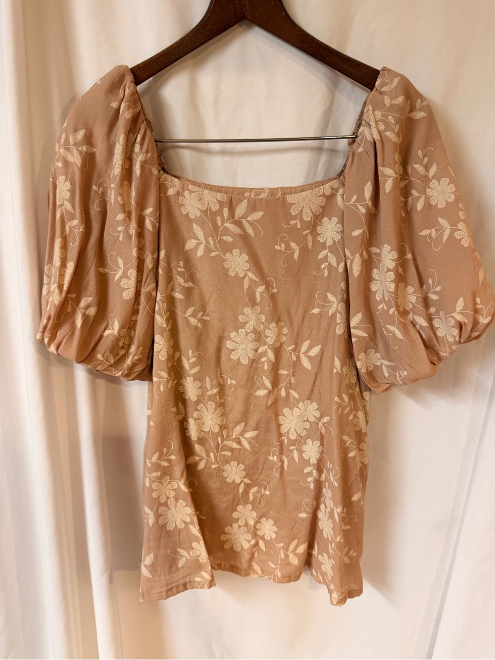 Puff-Sleeve Floral Square Neck Blouse — Juniper+Lime size XL